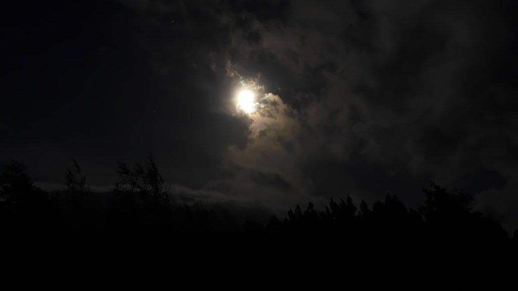 Moon mid may (4)